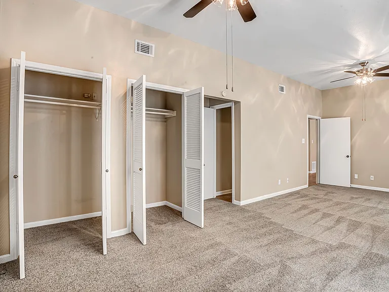 The Tuscany Apartments — Photo 20