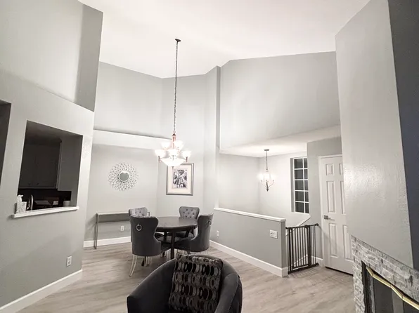 1006 S Dewcrest Dr, Anaheim, CA 92808
