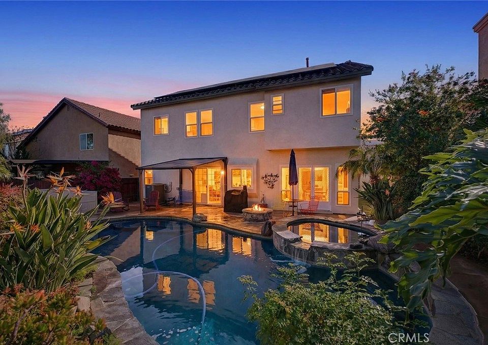 1st image of 45371 Corte Progreso