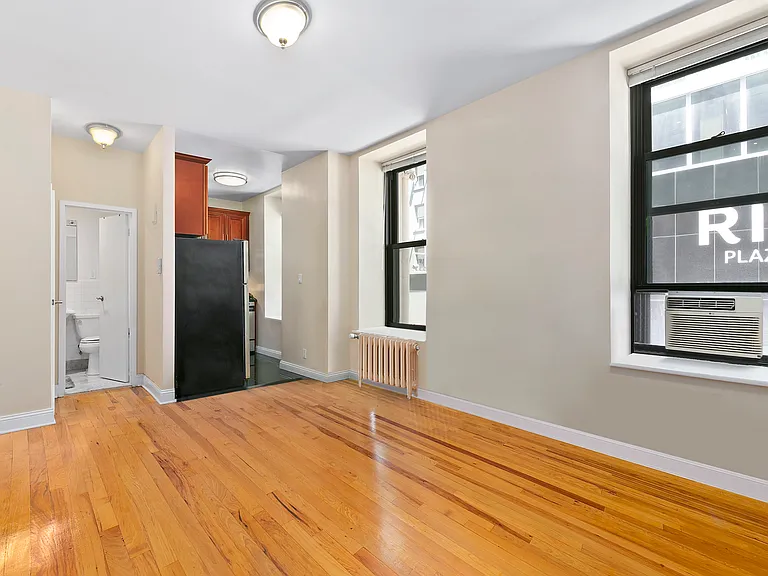 150 W 47th St #4B — Photo 1