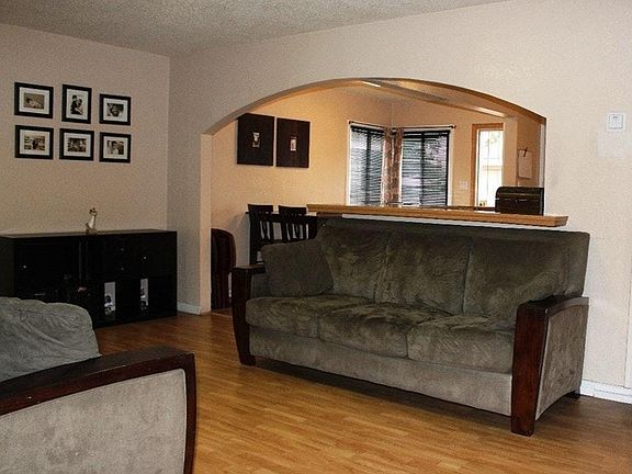 4th image of 15223 Sylvanwood Ave #1