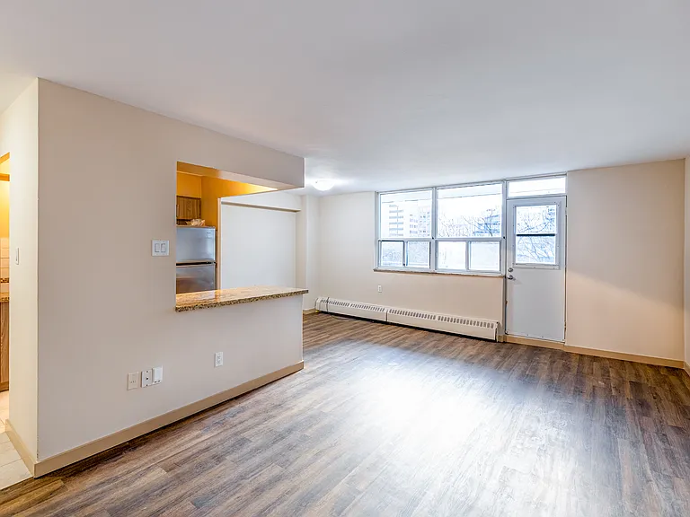 99 Agnes St — Photo 10