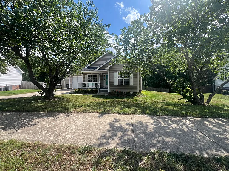 1308 Sweetclover Dr — Photo 2