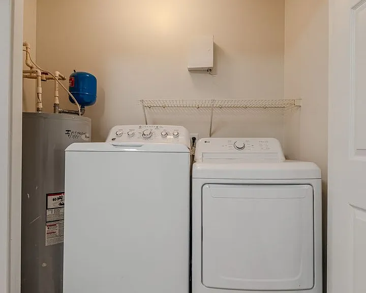 100 Woodstone Dr #27 — Photo 9