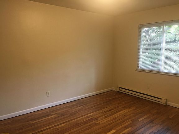5th image of 2828 Westknolls Ln APT 2