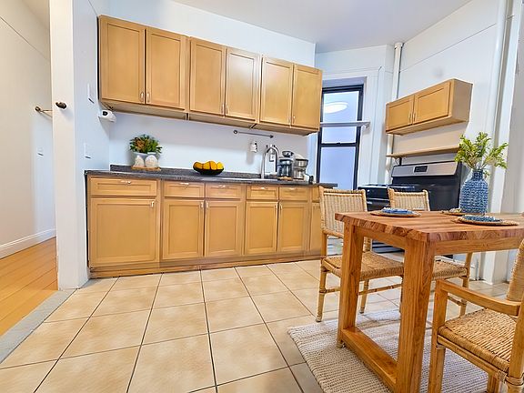 2nd image of 267 Clifton Pl #2R