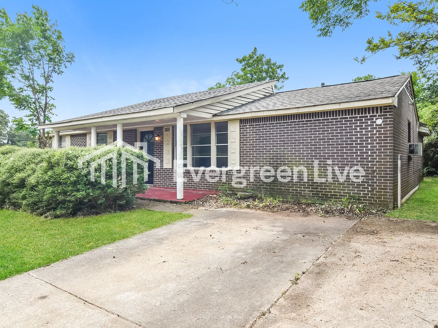 3 bed, 1.0 bath, 1535 sqft, $1,295 — Photo 3