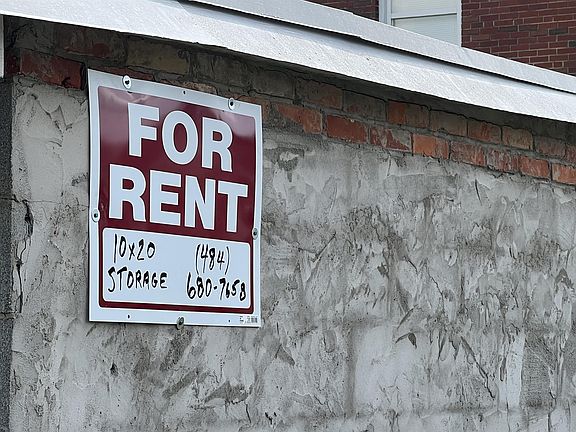 2nd image of 2515 Woodlawn St APT 4