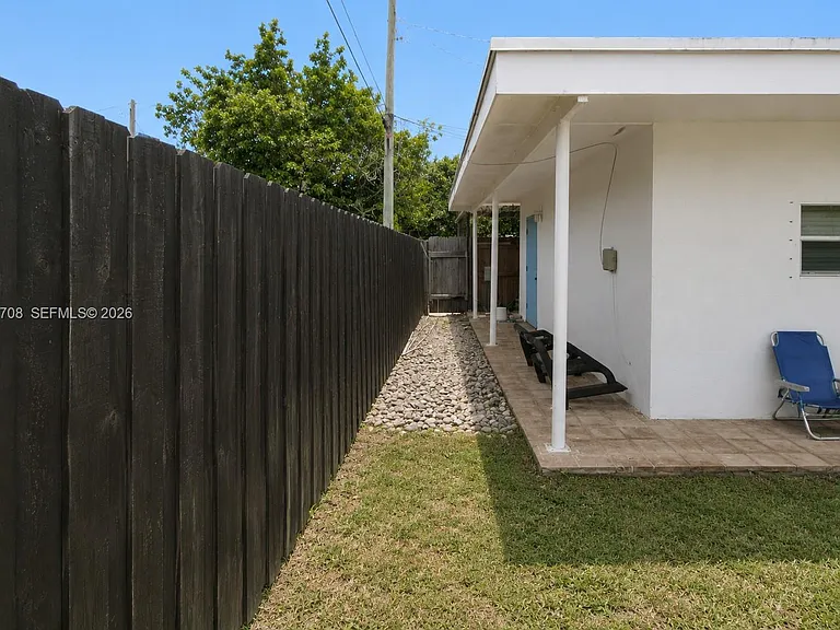 2272 SW 11th Ter — Photo 21