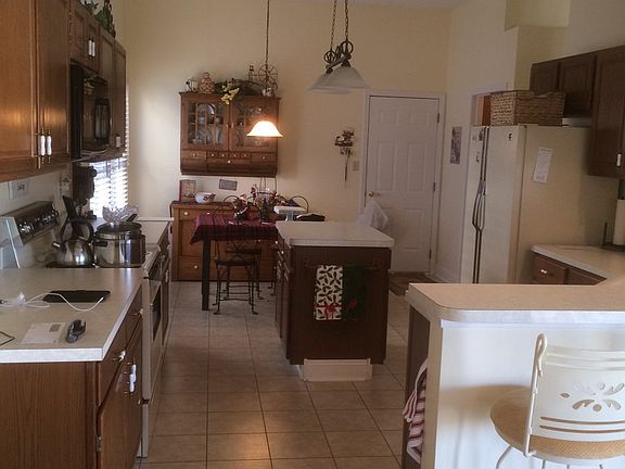 3rd image of 7858 Chesapeake Dr E