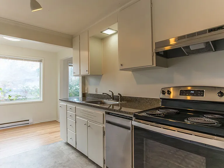 6512 Martin Luther King Way S — Photo 1