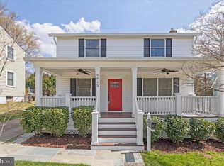 9913 Dickens Ave, Bethesda, MD 20814