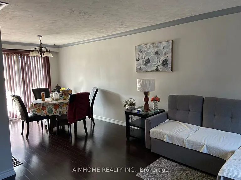5 Heatherington Dr #MAIN — Photo 4