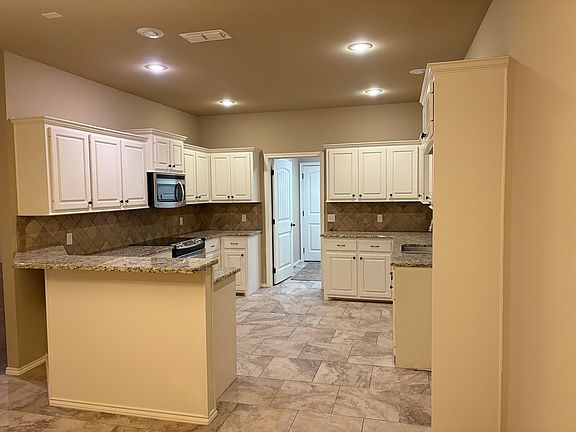 2nd image of 835 Avenue S