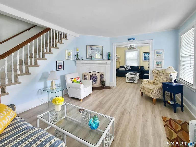 12 Elliott Ave — Photo 2