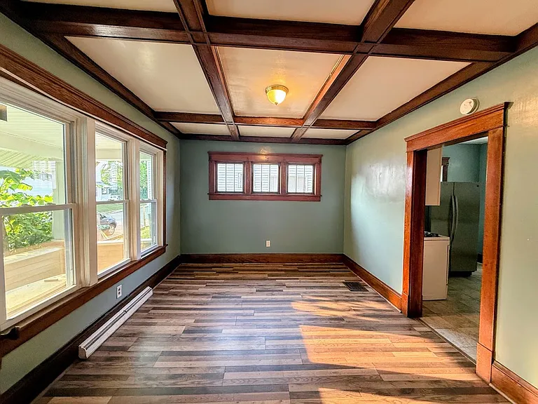 820 McGregor Ave NW — Photo 3