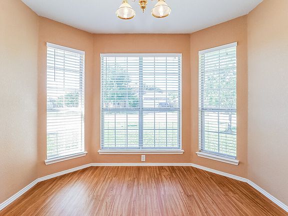 5th image of 1101 Darren Dr