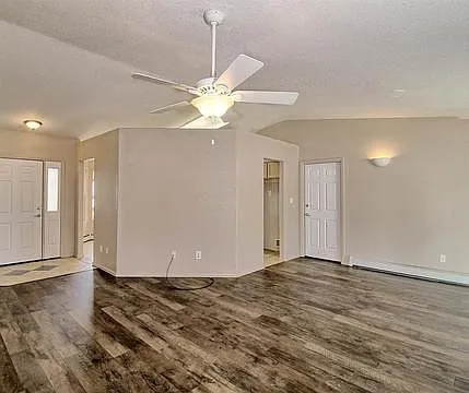 478 Moonlight Dr — Photo 4