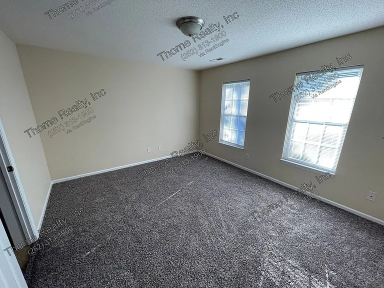 2256 Sherwood Ave — Photo 10