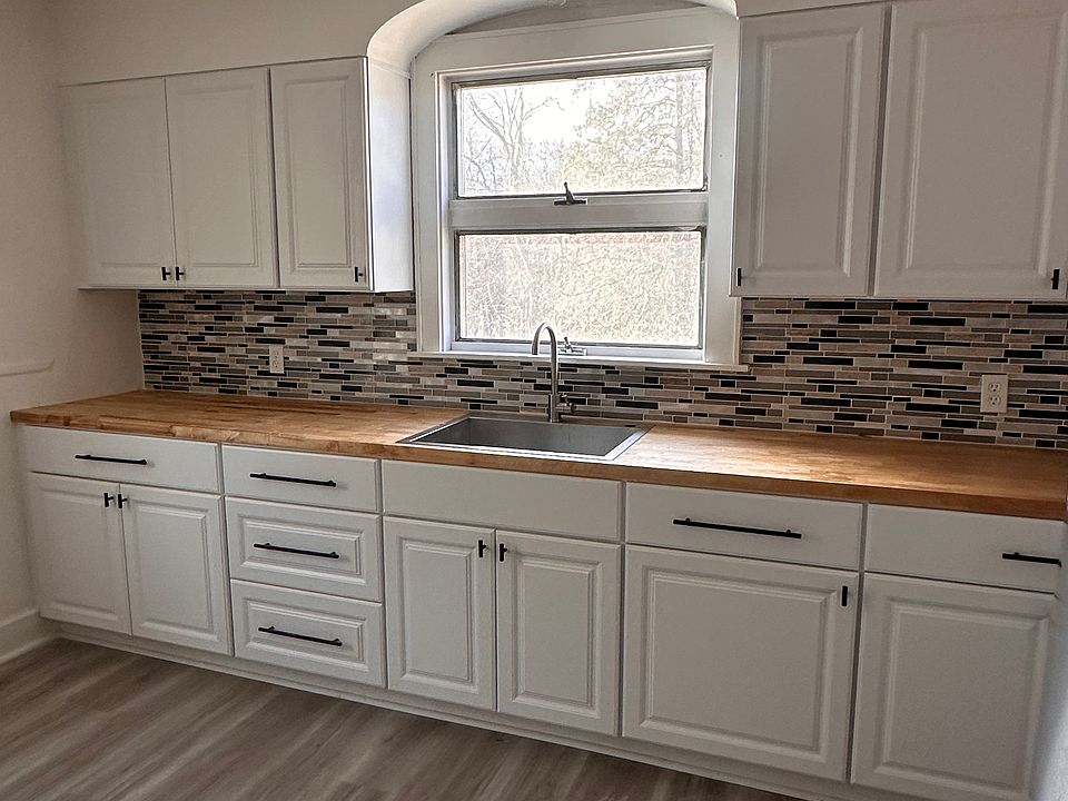 1st image of 143 Westfield Ave #143