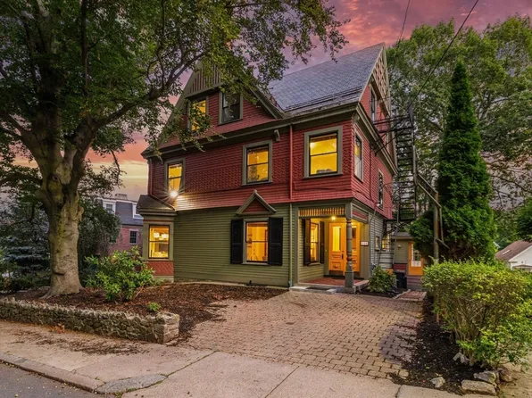 119 Sedgwick St, Jamaica Plain, MA 02130