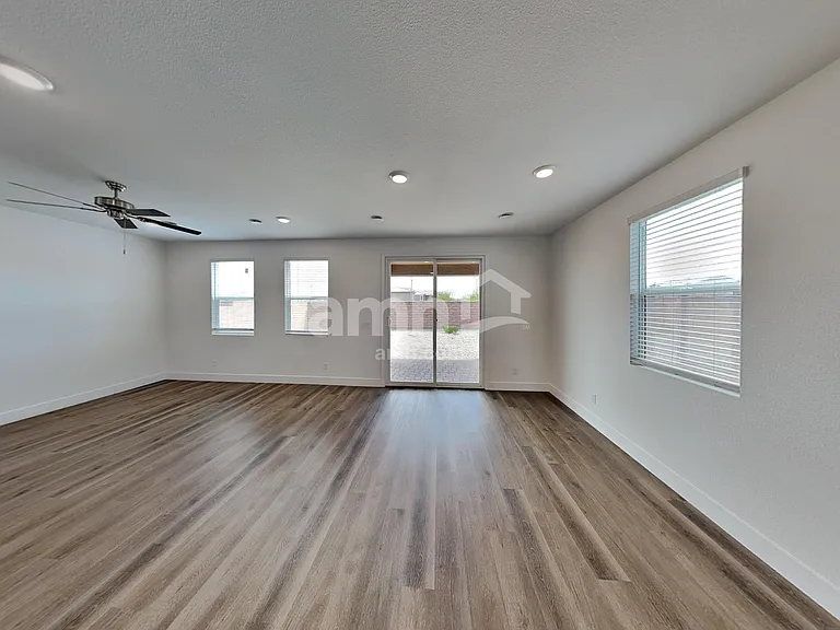 11122 Magallanes St — Photo 5