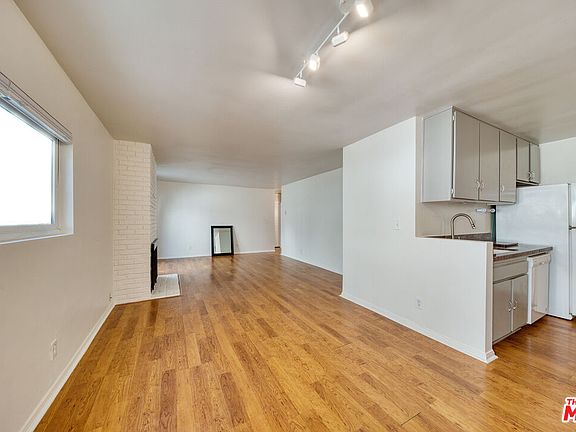 5th image of 1524 Berkeley St APT 5