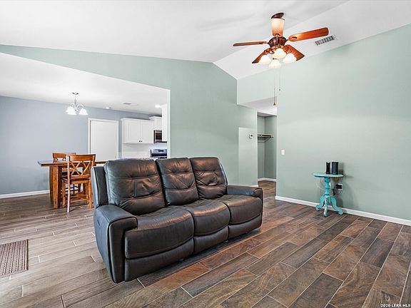 3rd image of 5918 WHISPERING LAKE ST