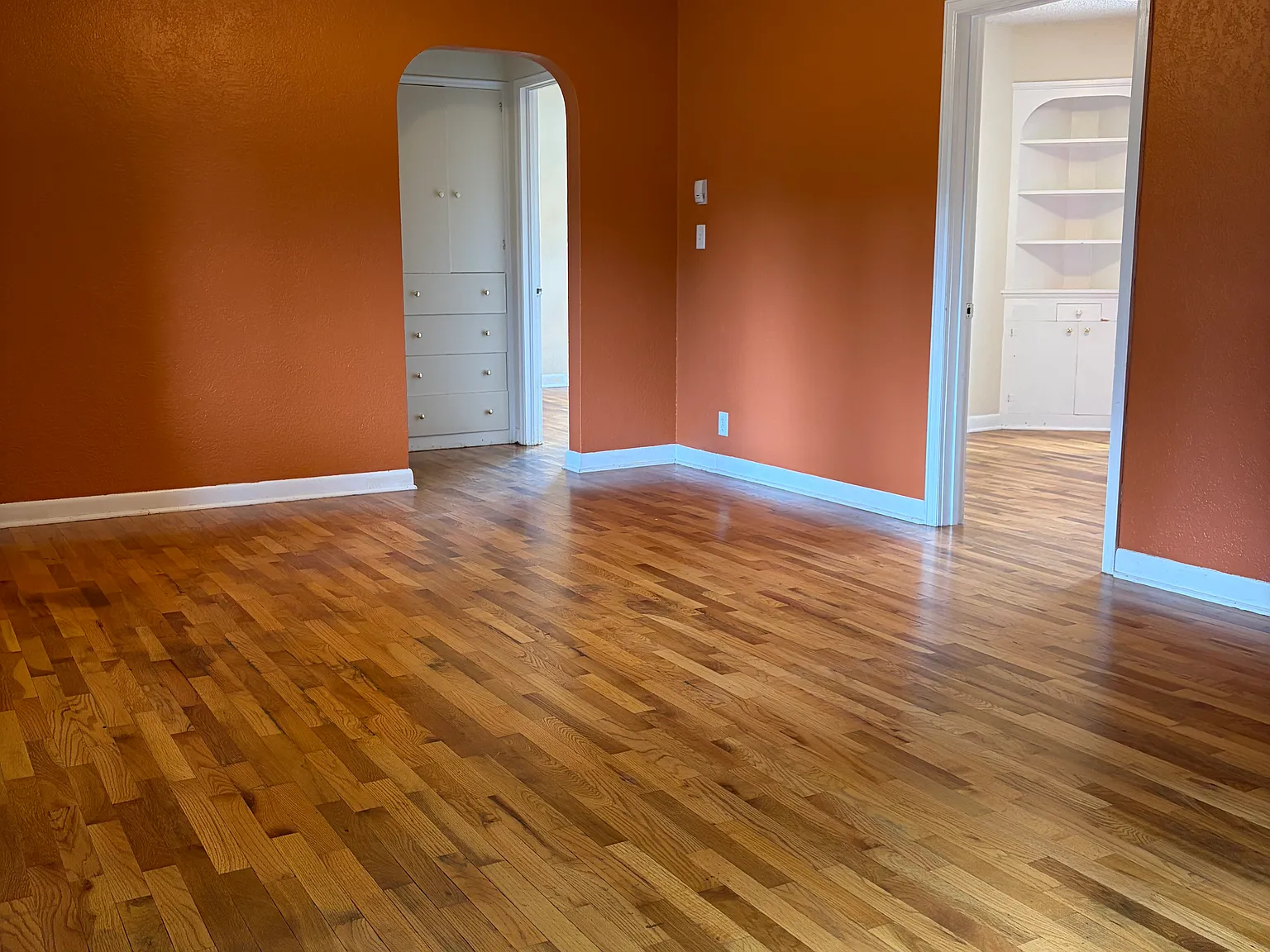 3 bed, 1291 sqft, $2,000 — Photo 2