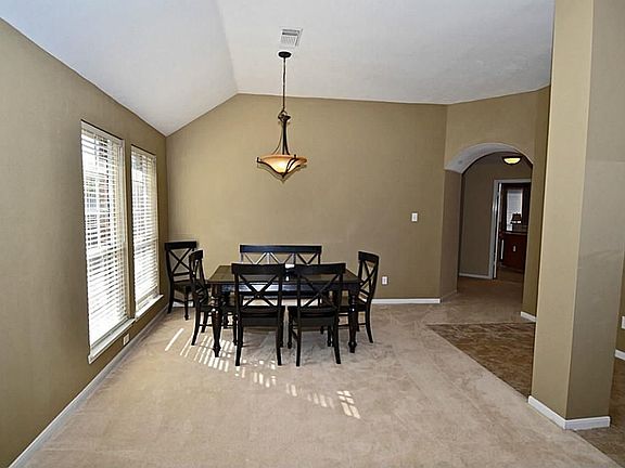 4th image of 215 Chariss Glen Dr