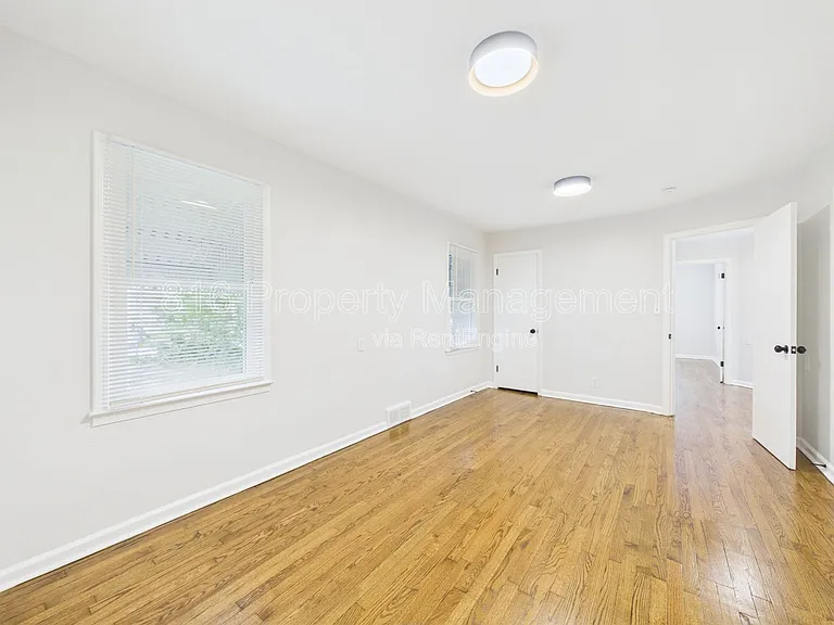 4279 E 60th Ter — Photo 13