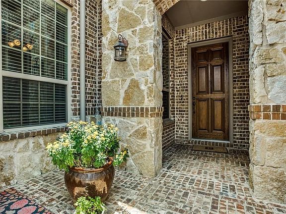 3rd image of 3300 Balmerino Ln