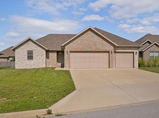 664 N Montego Street, Nixa, MO 65714