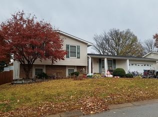 44 Oak Hill Ln, Saint Peters, MO