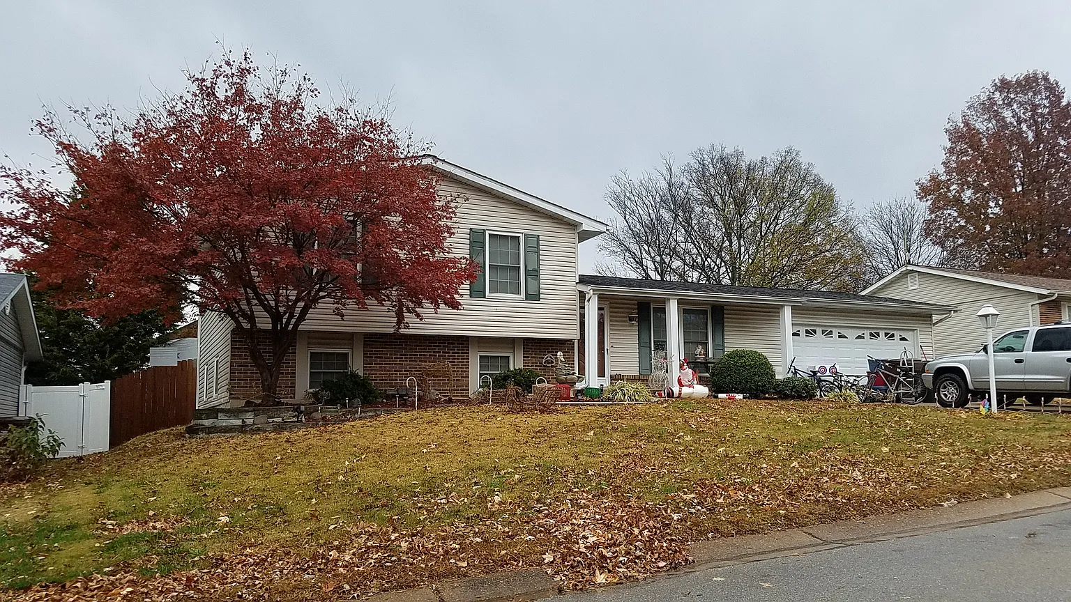 44 Oak Hill Ln photo 1