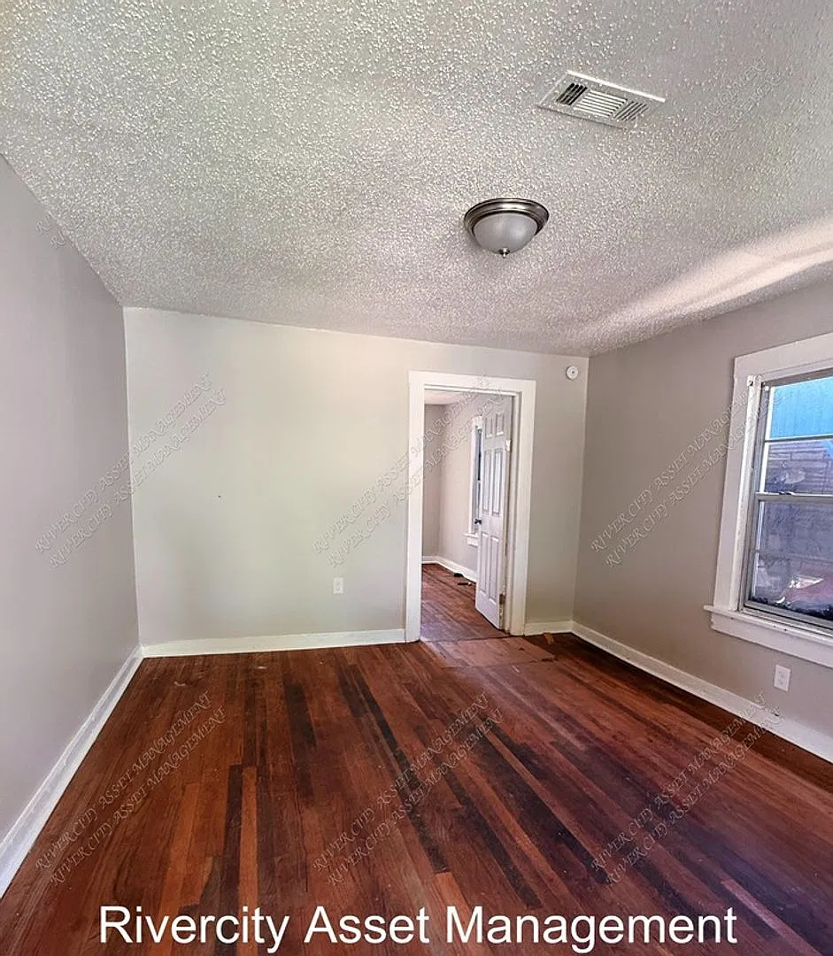 Newly Renovated! — Photo 4