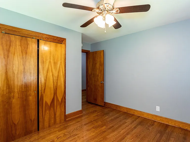 300 Tyson Ave — Photo 10
