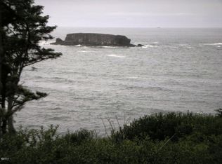 42 Sea Crest Ln, Otter Rock, OR