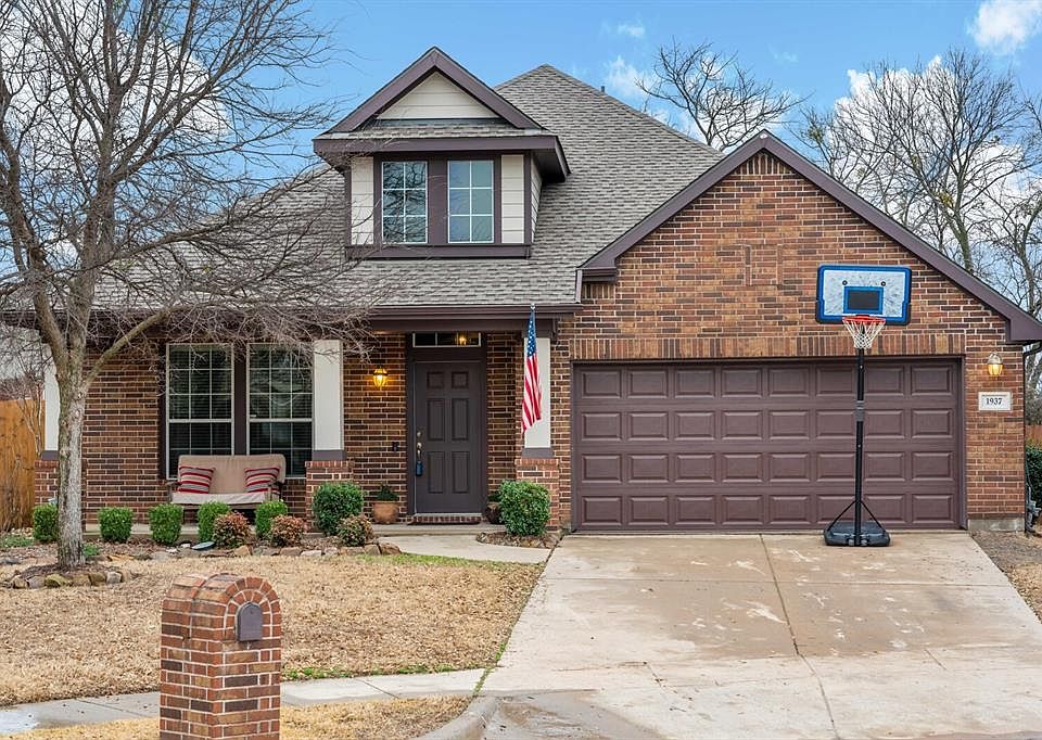 1st image of 1937 Highland Oaks Dr