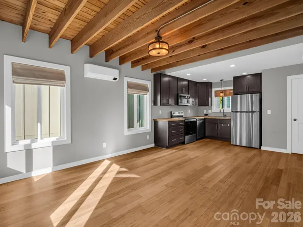 9 W Citra St, Arden, NC 28704