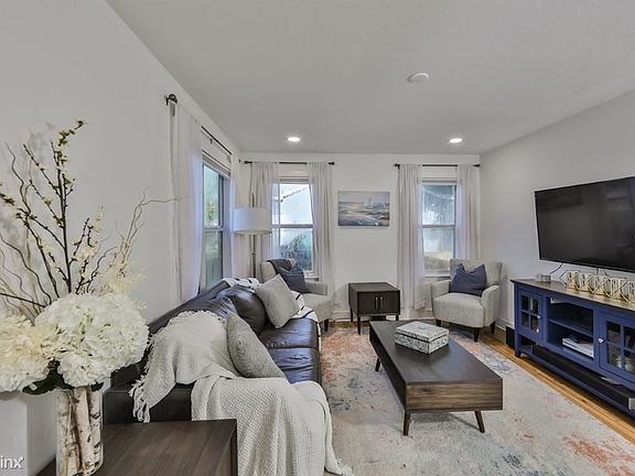 3rd image of 1418R E Hanna Ave