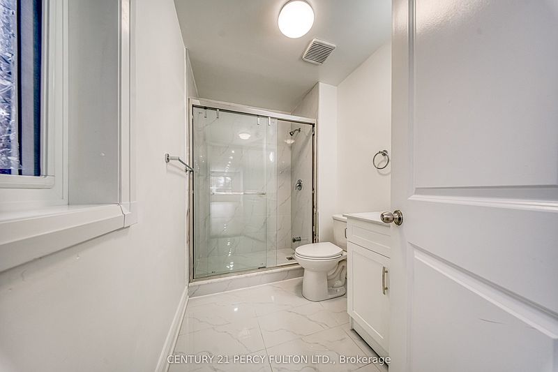 Toronto House for rent - 4 Bedrooms — photo 13
