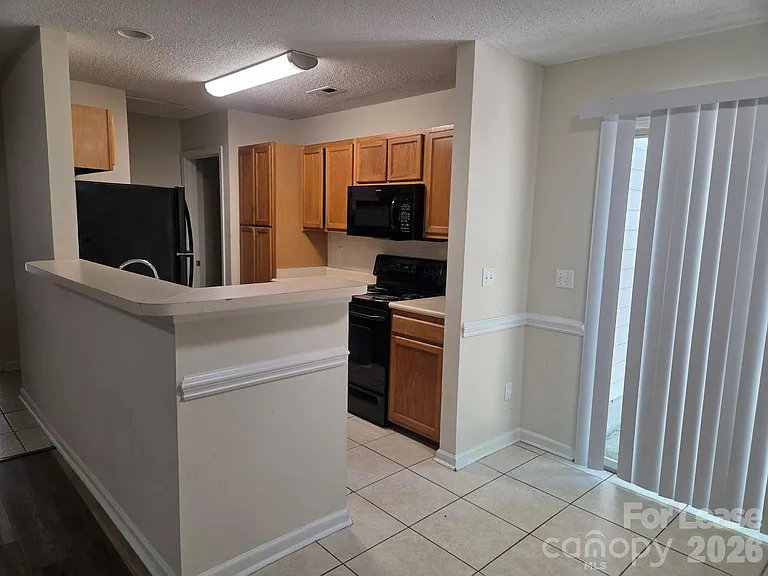 437 Cedarcroft Dr — Photo 6