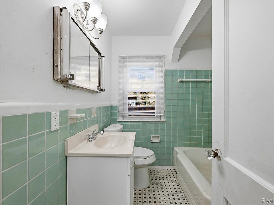 7391 Ashton Ave, photo 16