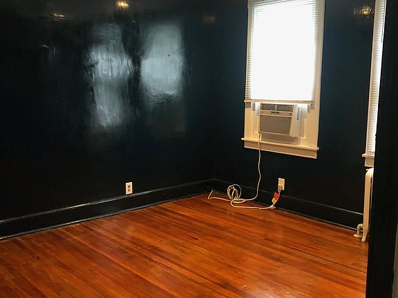 3rd image of 115 E Laurel Ave Floor 2