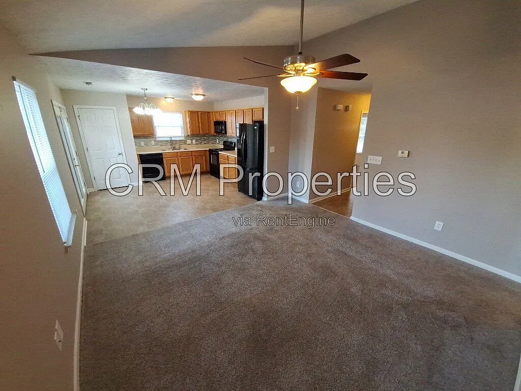 3 bed, 2.0 bath, 1102 sqft, $1,500 — Photo 3
