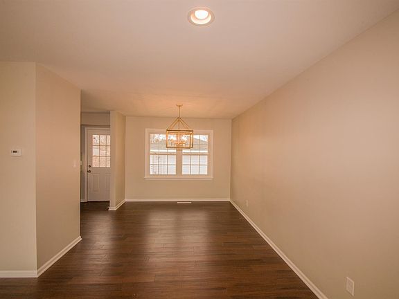 4th image of 9128 Wildwood Dr