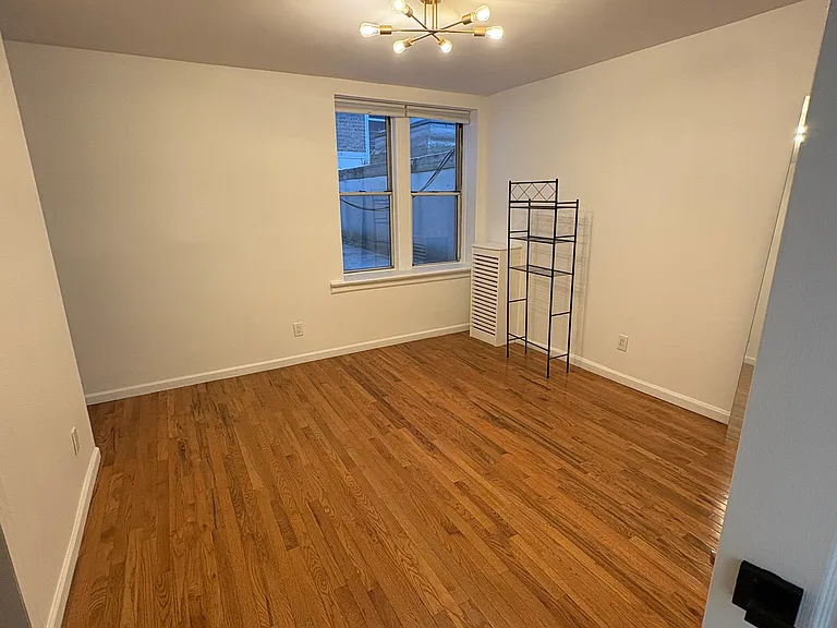 101 73rd St #13 — Photo 9