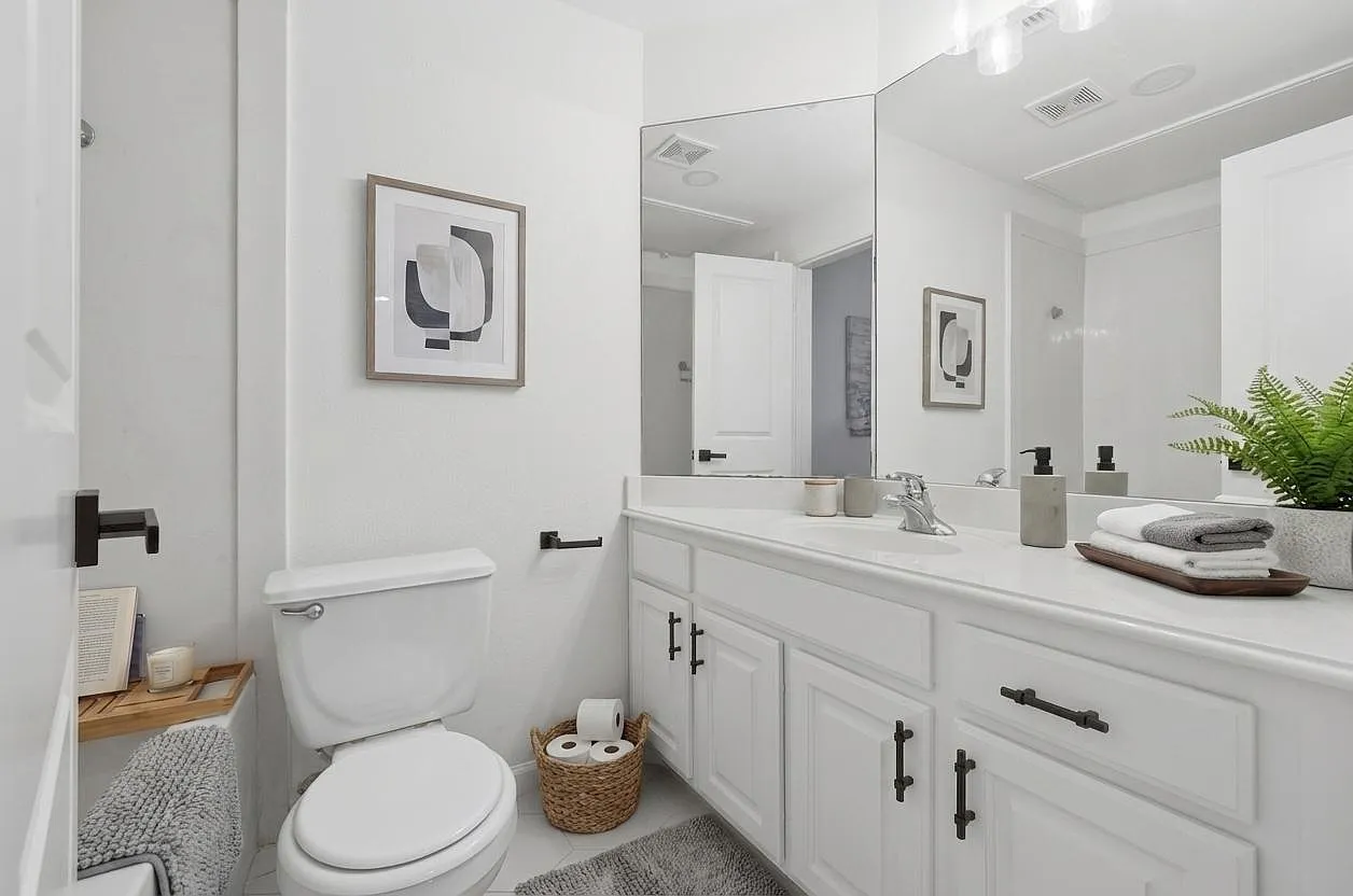 3 bed, 3.5 bath, 2352 sqft, $3,000 — Photo 4