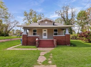 1129 E 7th St, Alton, IL 62002